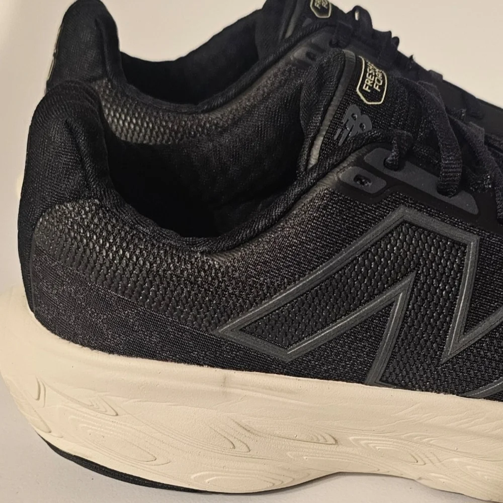 1080 V14 New Balance Size 10.5 Women's Or Men's Size 9. - Picture 5 of 10